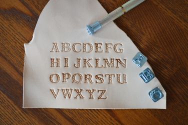 イニシャル刻印キーリール4